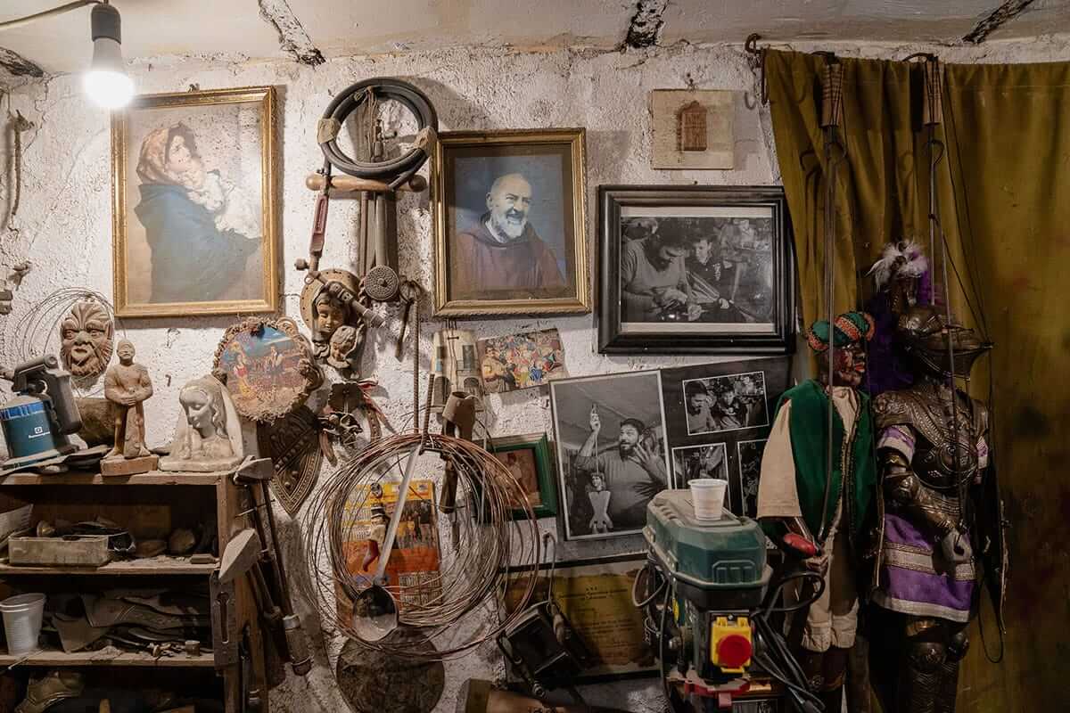 Bazaar with music