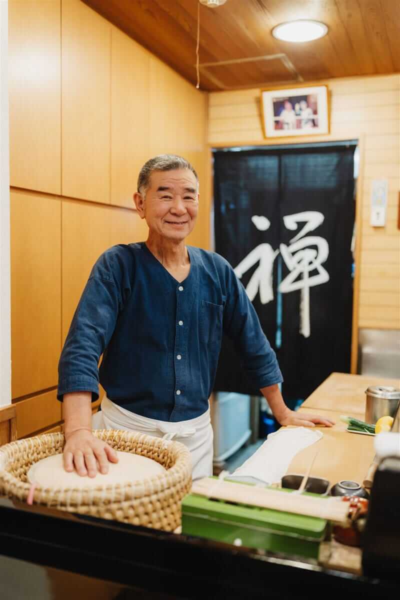 Bazaar with music