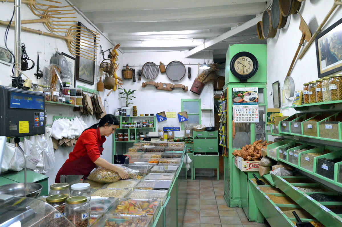 Bazaar with music