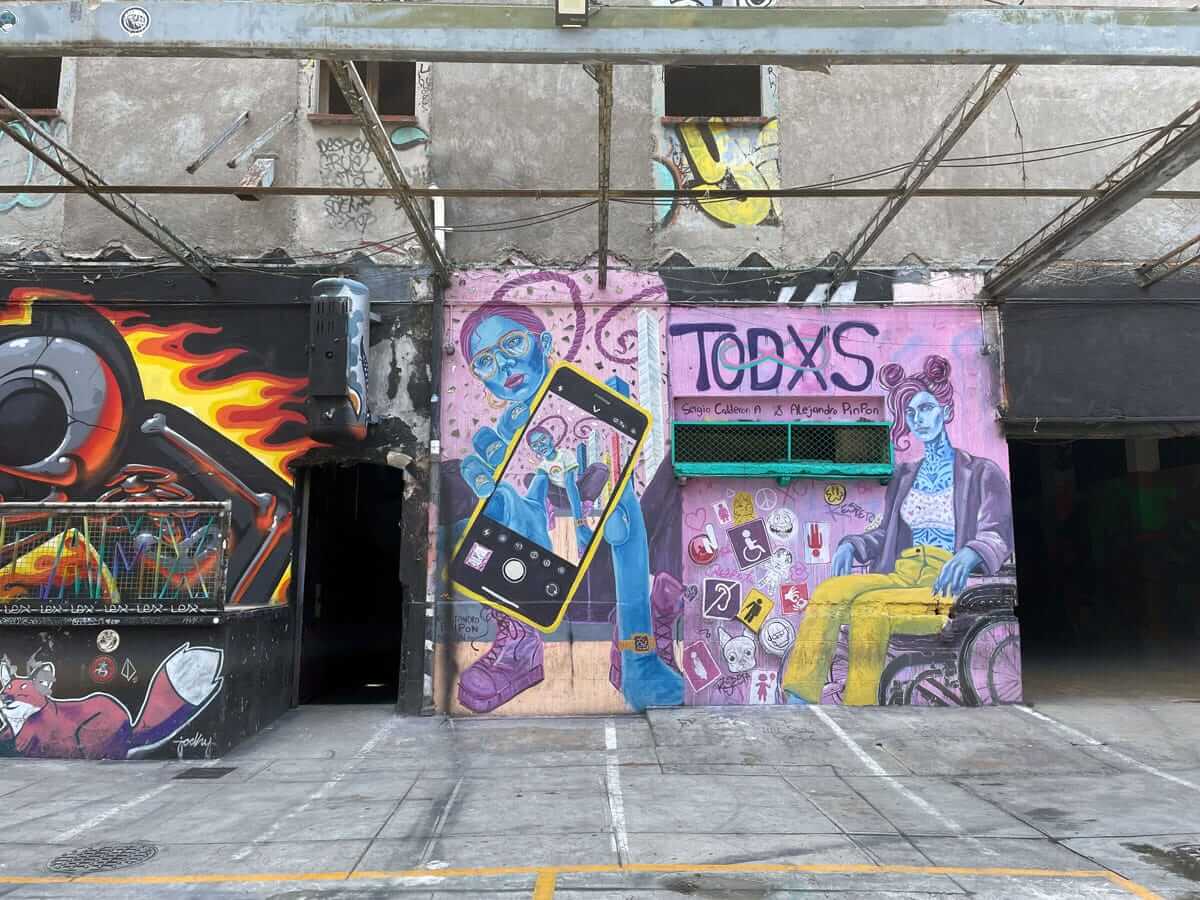 Bazaar with music