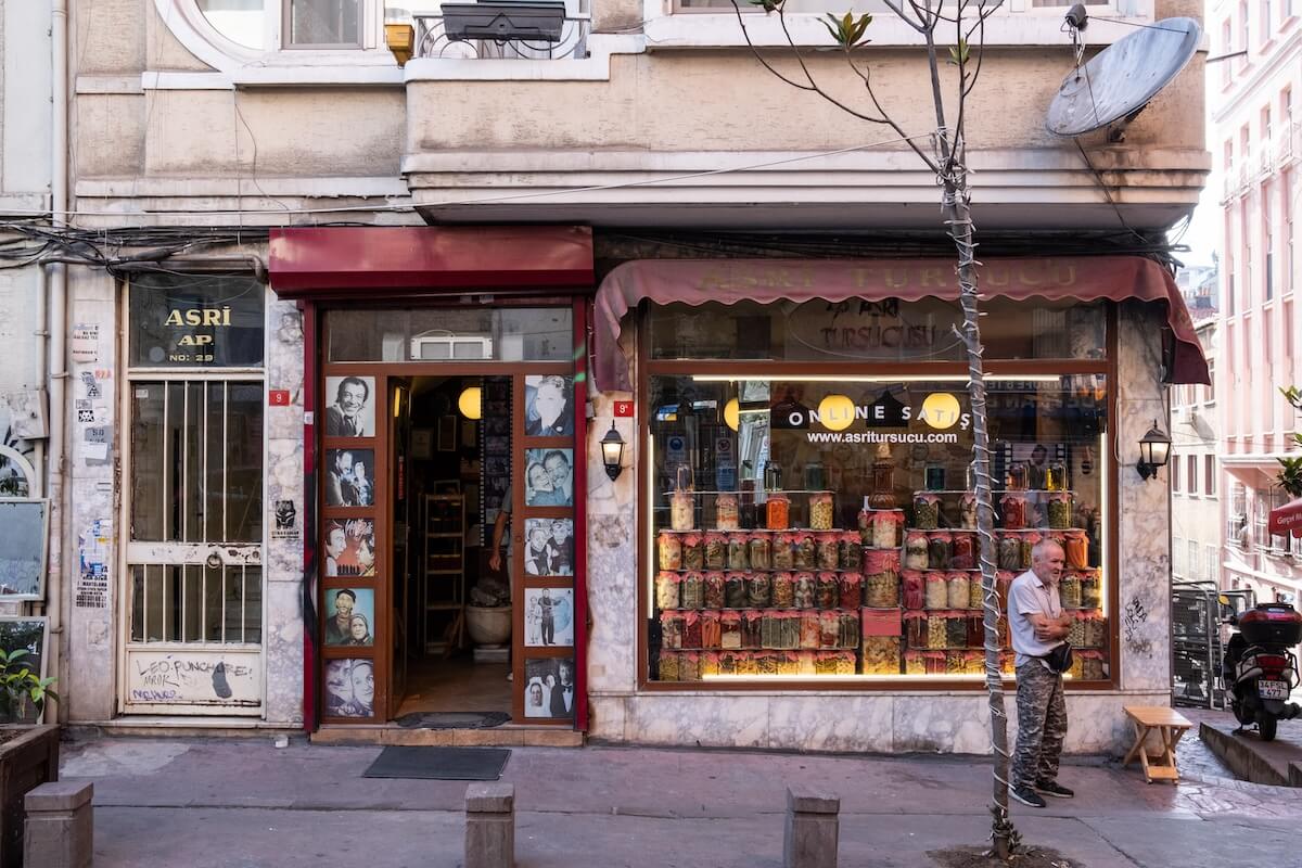 Bazaar with music