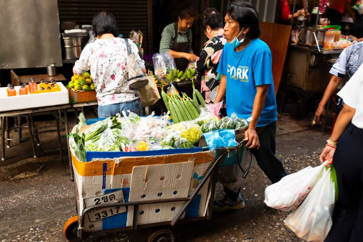 Bazaar with music