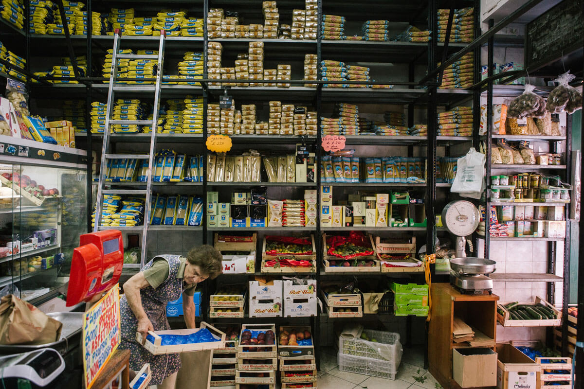 Bazaar with music