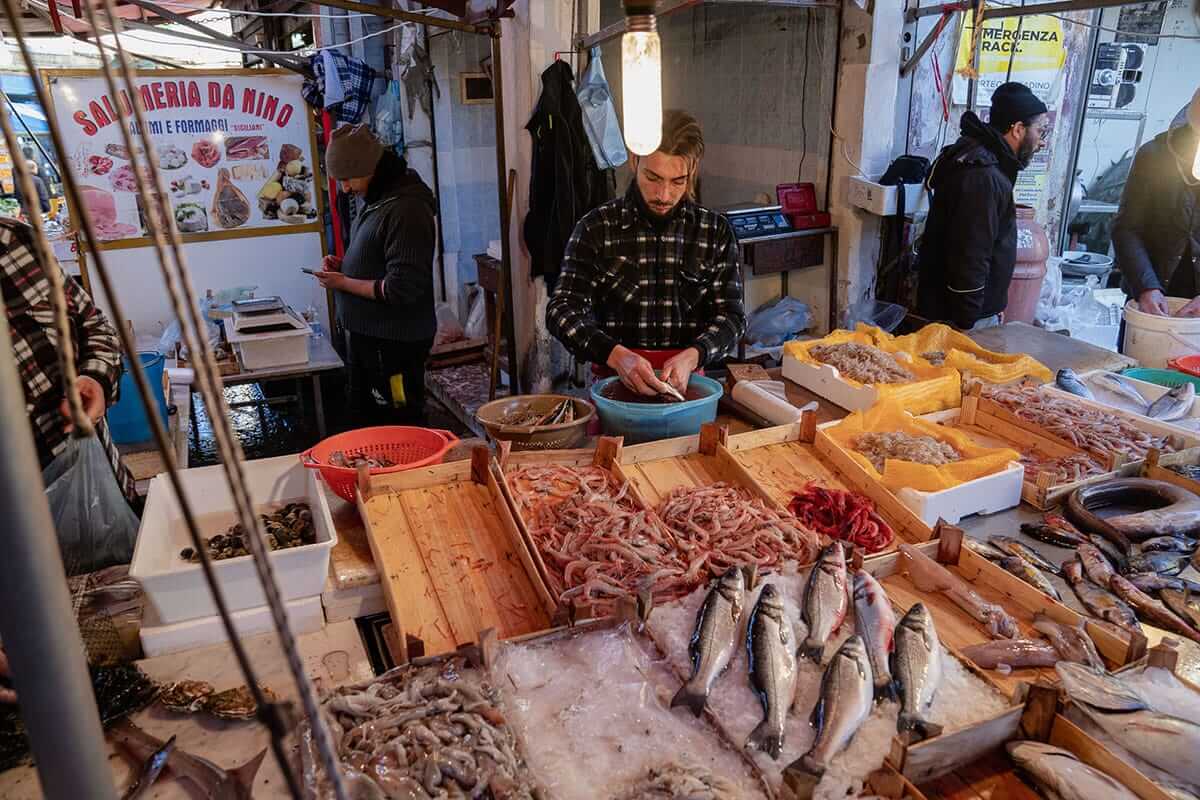 Bazaar with music