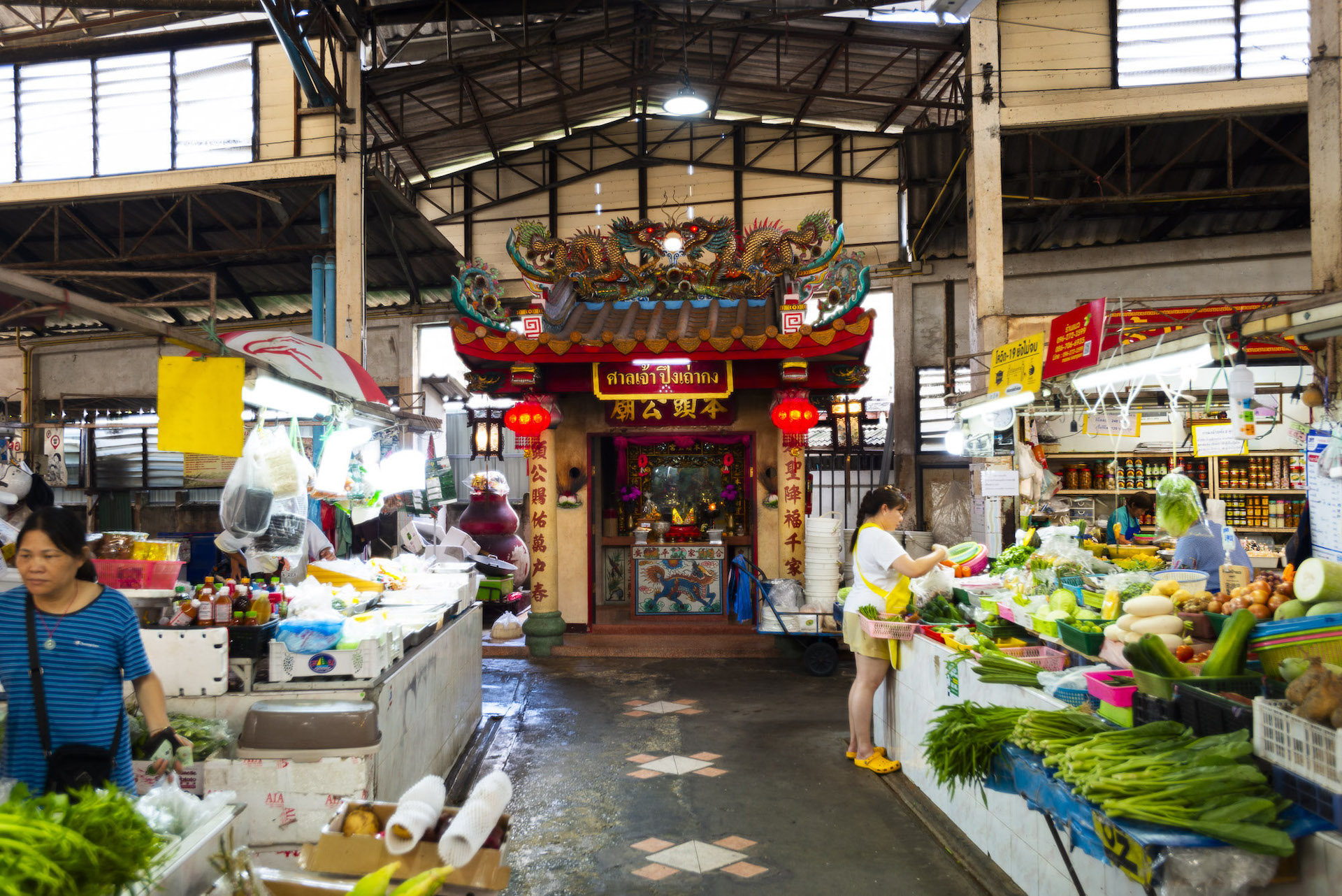 Talat Tha Din Daeng