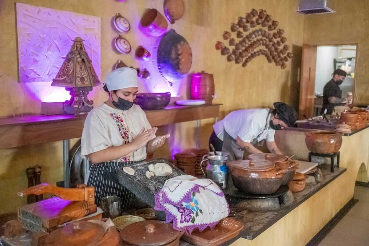 Bazaar with music