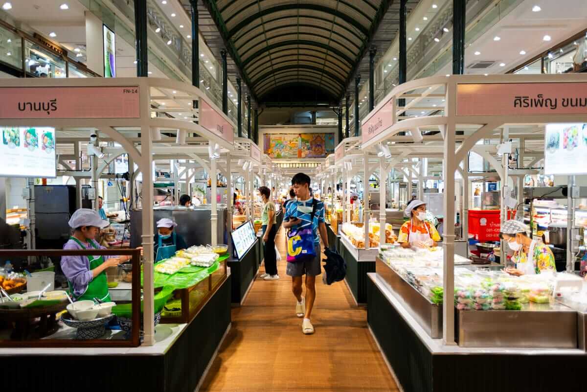 Bazaar with music