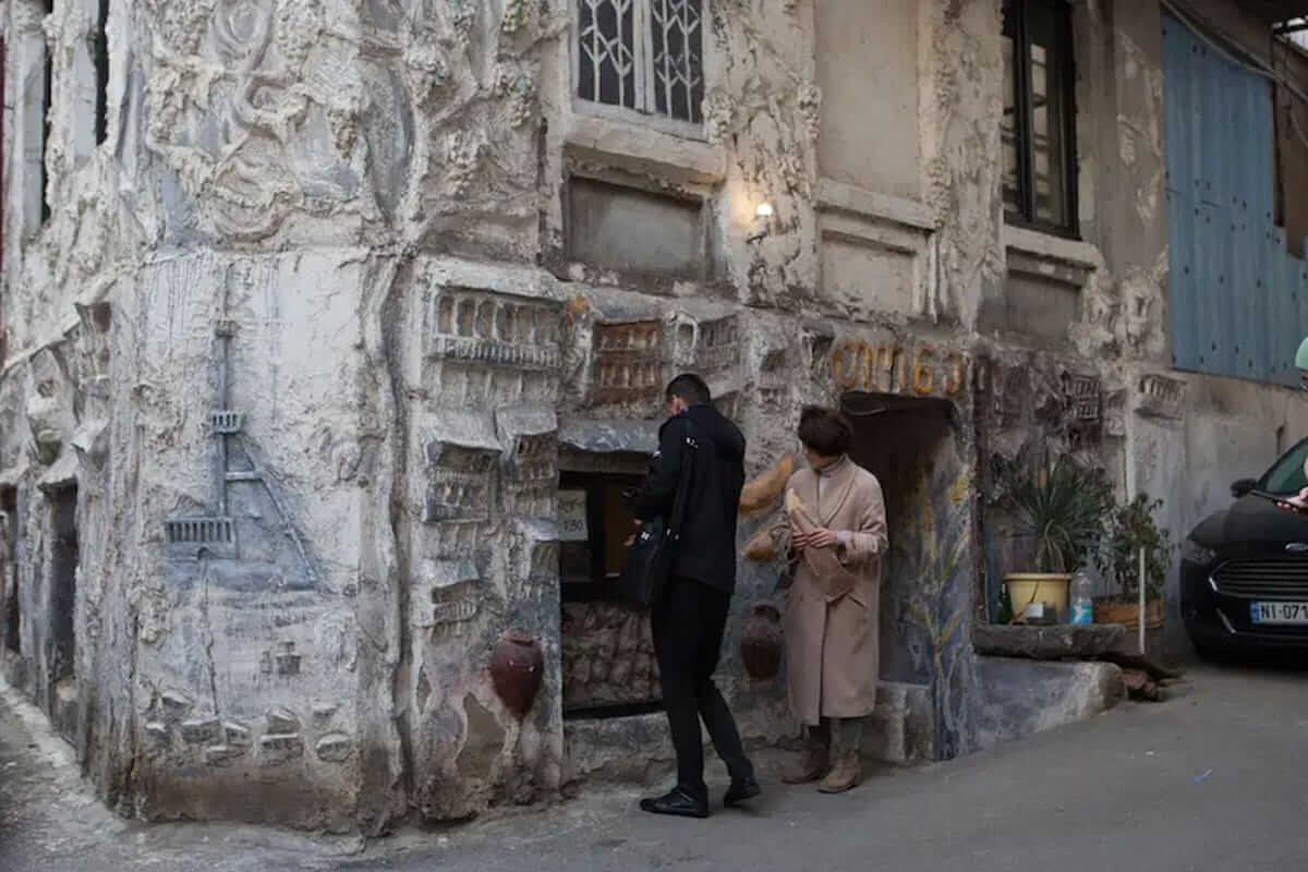 Bazaar with music